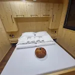 Sloneczny Brzeg Ekskluzywne Z Jacuzzi Tegoborze